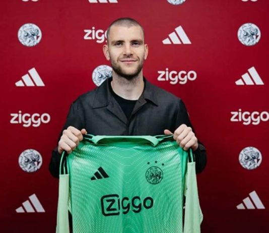 Maarten Paes Resmi Gabung ke Ajax Amsterdam