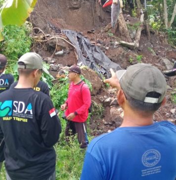 Tembok Panyengker Ambruk, Saluran Irigasi Subak Bakbakan Desa Sidan Tertutup Material