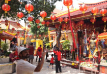 Tetabuhan Yadnya Semarakkan Imlek di TITD Ling Gwan Kiong Singaraja