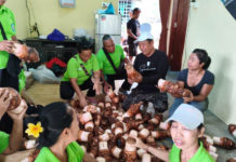 Tingkatkan Kemandirian, Lansia di Buleleng Dilatih Buat Produk UMKM