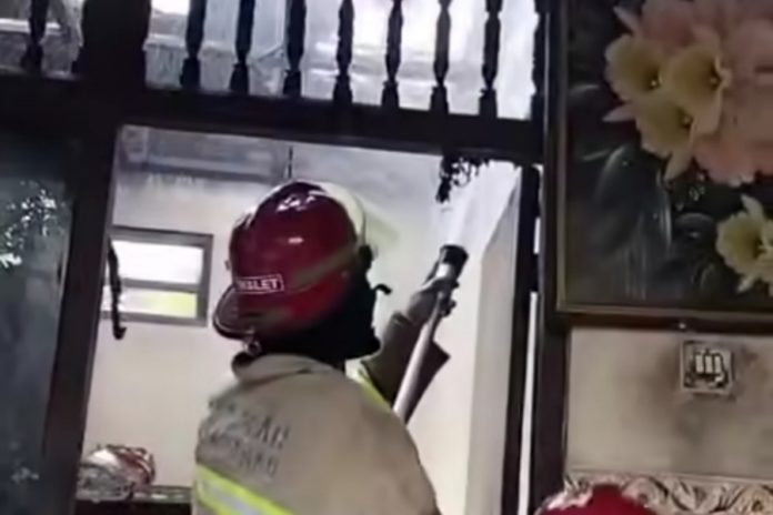 Usai Sembahyang 'Tilem', Dapur Terbakar Di Penatih Dangin Puri 1