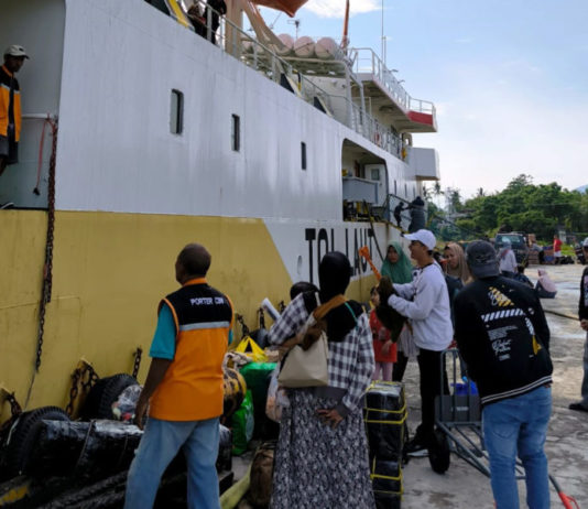 Awal Arus Mudik, Pelabuhan Celukan Bawang Mulai Dipadati Penumpang Tujuan Sapeken