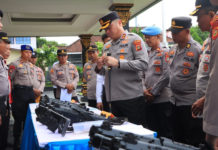 Cegah Penyalahgunaan, Kapolres Klungkung Periksa Senpi Anggota