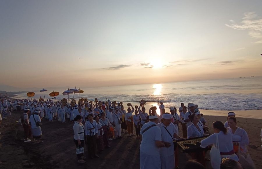Di Pantai Padanggalak, Segini Jumlah Desa Adat Gelar Melasti Hingga H-3 Nyepi