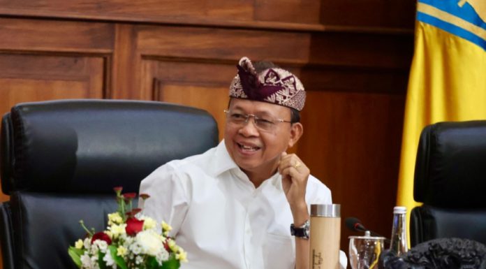 Gubernur Koster Resmi Berlakukan Perda Pelindungan Pantai dan Sempadan Pantai