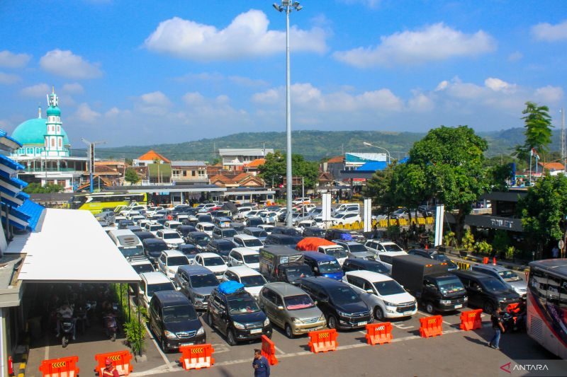 H+7 Lebaran, Arus Balik Ketapang-Gilimanuk Membludak