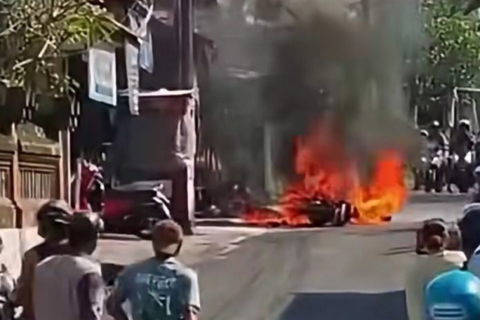 Hendak Diperbaiki Ke Bengkel, Motor Terbakar Di Jalan Gunung Sanghyang 1