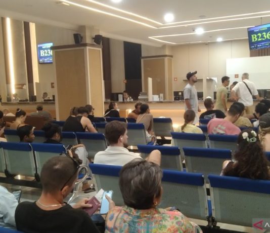 Imbas Konflik Timteng, Imigrasi Ngurah Rai Tambah Personel Layani Penerbitan Izin Tinggal Keadaan Terpaksa