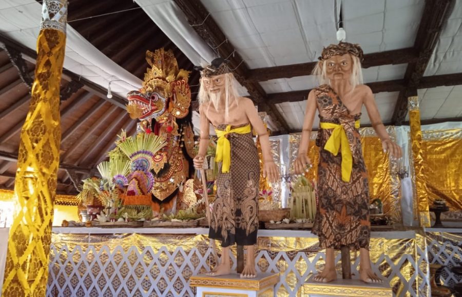 Palebon Ida Bhagawan Blibar Gunakan Sarana Naga Banda