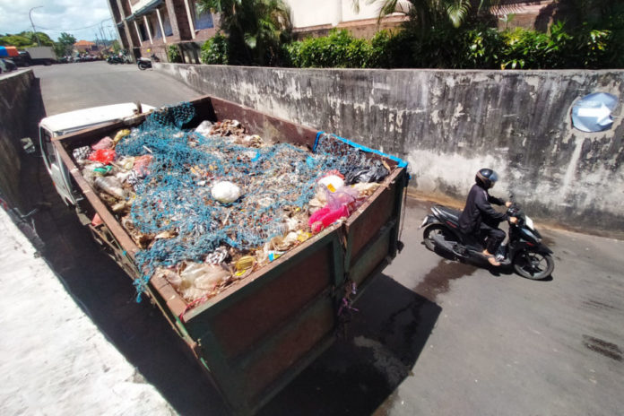 Pedagang Pasar Tradisional Di Denpasar Berharap Ada Solusi Penanganan Sampah 1