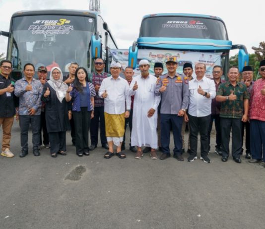Peduli dan Bentuk Keharmonisan Antar-umat Beragama, Bupati Adi Arnawa Lepas Mudik Gratis 2026