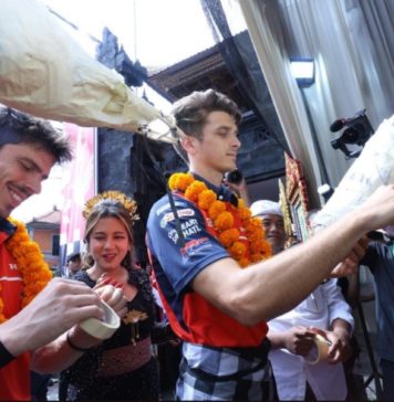 Pembalap Honda di MotoGP Nikmati Tari Kecak dan Ikut Membuat Ogoh-ogoh di Bali