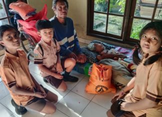 Perkuat Nilai Kepedulian Sosial, Pramuka Badung Turun Ke Masyarakat Salurkan 100 Paket Sembako dalam Karya Bakti 2026