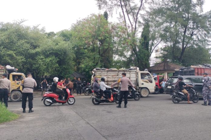 TPA Suwung Dibuka, Polsek Densel Atur Lalin 1