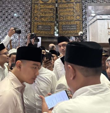 Wapres Gibran Salat Idulfitri di Masjid Istiqlal