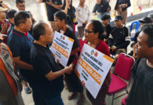 Wayan Koster Tinjau Lokasi Bencana di Desa Banjar, Bantuan Rumah hingga Infrastruktur Disalurkan