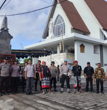 Polsek Gianyar Amankan Ibadah Minggu Paskah, 1.000 Jemaat Larut dalam Khidmat