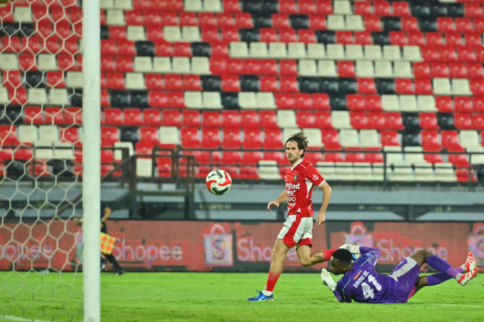 Bali United Pesta Gol Lawan PSBS Di Stadion Dipta 1