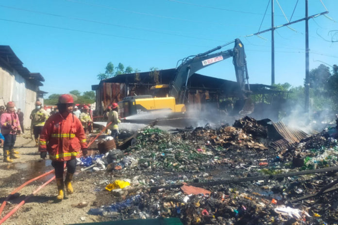 Bedeng Barang Rongsokan Terbakar Di Dekat TPA Suwung 1