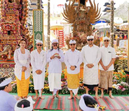 Bupati Adi Arnawa dan Wabup Bagus Alit Sucipta Pimpin Bhakti Penganyaran Pemkab Badung