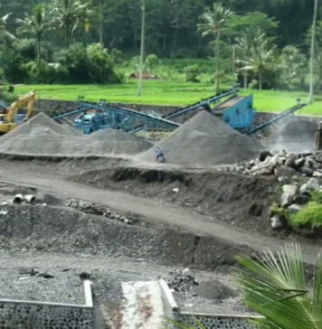 Harga Pasir Naik, Sopir Truk Parkir Kendaraan Karena Pembatalan Order