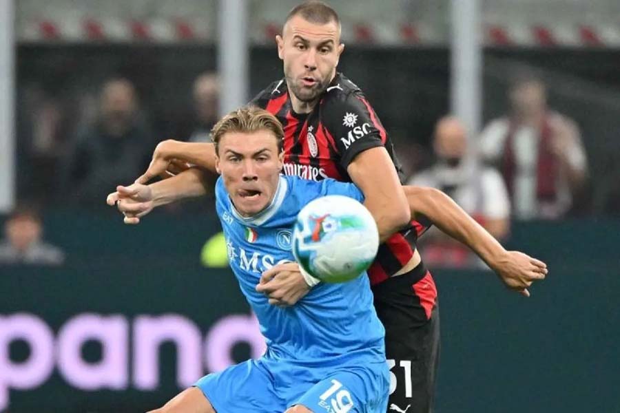 Klasemen Serie A : Napoli Tempel Inter, AC Milan Tersingkir dari 2 ...