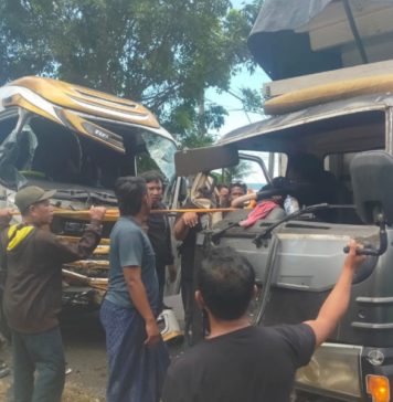 Microbus dan Truk Tabrakan di Pengeragoan, Arus Lalin Denpasar-Gilimanuk Sempat Tersendat