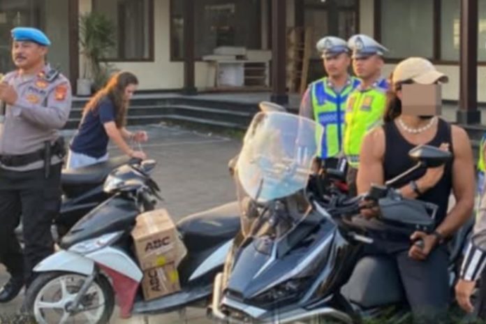 Pelanggar Lalin Marak Di Mengwi, Belasan WNA Ditindak 1