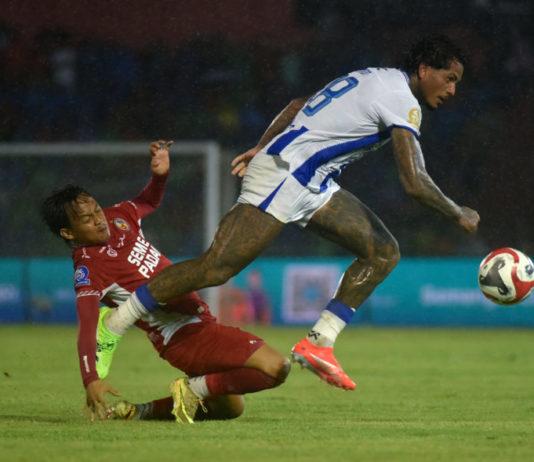 Persib Bandung Kalahkan Semen Padang, Perkokoh Posisinya di Puncak Super League