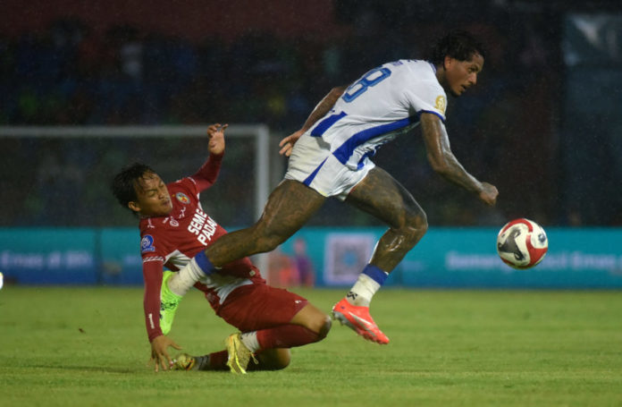 Persib Bandung Kalahkan Semen Padang, Perkokoh Posisinya Di Puncak Super League 1