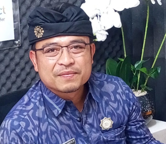 Pipa Transmisi Bocor, Perumda Tirta Tohlangkir Salurkan Air Bersih dengan Mobil Tangki