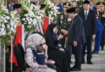 Presiden Prabowo Beri Penghormatan Terakhir pada 3 Personel TNI Gugur di Lebanon