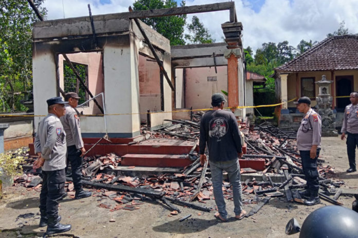 Rumah Warga Di Desa Jehem Terbakar Saat Ditinggal Kerja Ke Denpasar 1