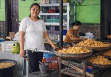 Saat Perempuan Bangkit, Kisah Nia Anggraini Tumbuh Bersama PNM Mekaar dan BRI