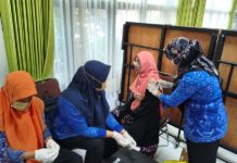 Sebelum Berangkat, Calon Jemaah Haji Buleleng Divaksin