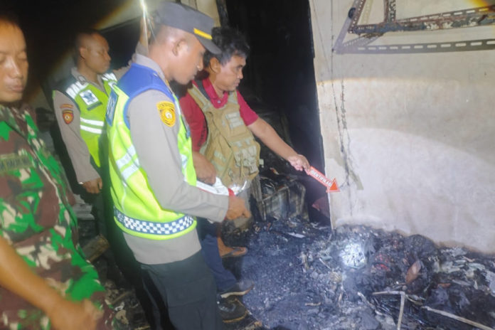 Warung Sembako Dan Peralatan Upacara Terbakar, Uang Tunai Rp200 Juta Ikut Hangus 1