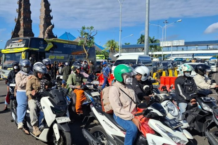 Arus Mudik Ke Jawa Mulai Padat, ASDP Tambah Armada Penyeberangan 1