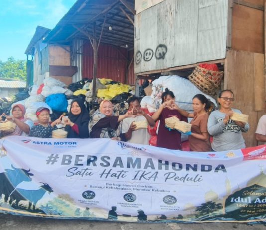 Astra Motor Bali Salurkan 280 Paket Daging Kurban “Satu HATI IKA Peduli”