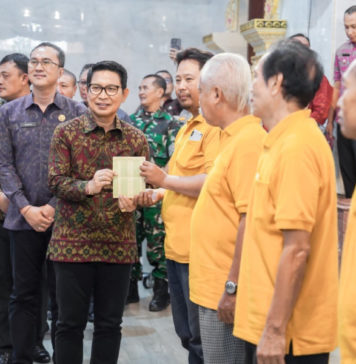 Bansos Waisak 2026 Cair, 210 KK Buddha di Badung Terima Rp2 Juta