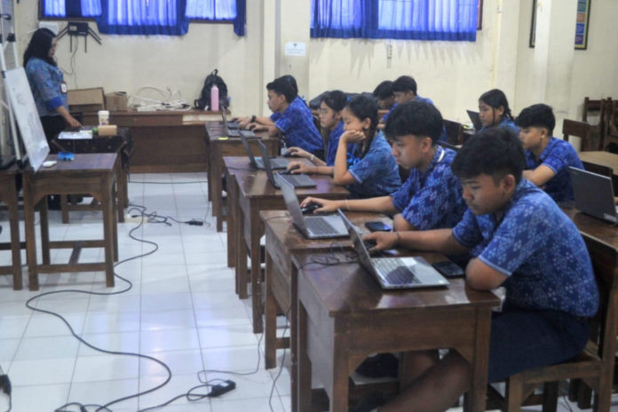Daya Tampung SMP Negeri Di Denpasar Kurang Dari 50 Persen 1