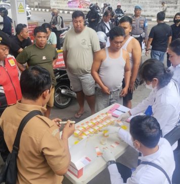 Deteksi Dini Narkotika, Sopir Angkutan di Gianyar Jalani Tes Urine