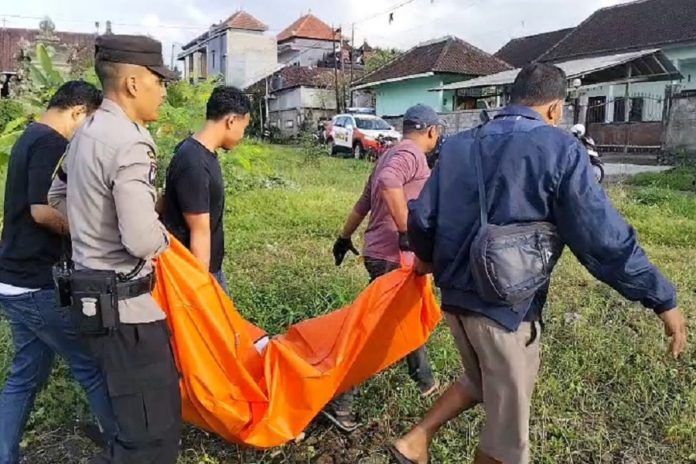 Dicari Di Wilayah Klungkung, Lansia Ditemukan Membusuk Di Belakang Rumah 1