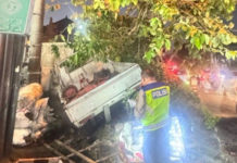 Diserempet Tronton di Jalan Cokroaminoto, Mobil Tabrak Motor dan Neon Box