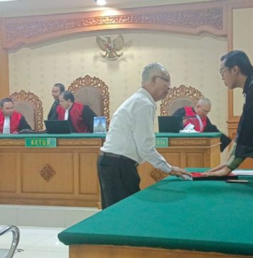 Dituntut 7 Tahun Penjara, Eks Ketua LPD Tulikup Kelod Minta Dibebaskan