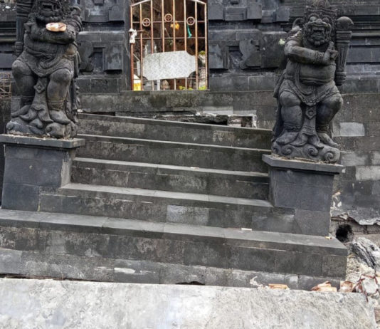 Gelombang Tinggi Hantam Pesisir Jembrana, Abrasi Ancam Rumah dan Jalan Warga Pebuahan