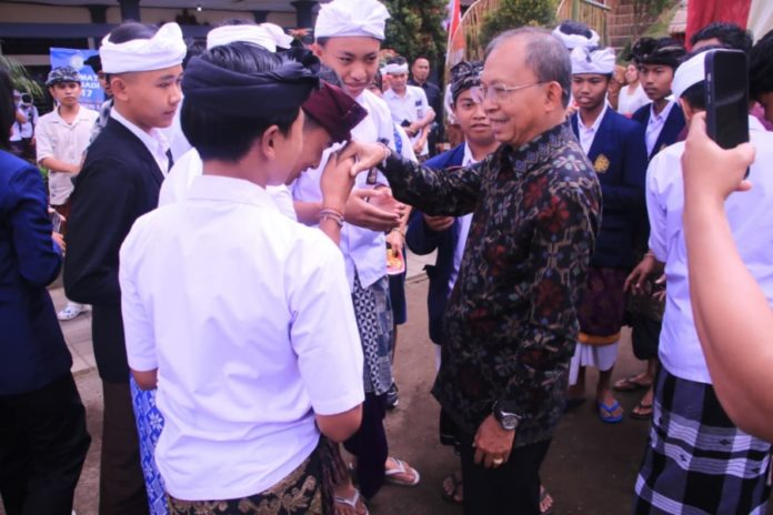 Gubernur Koster Kobarkan Semangat Pendidikan Dari Lereng Kintamani 1