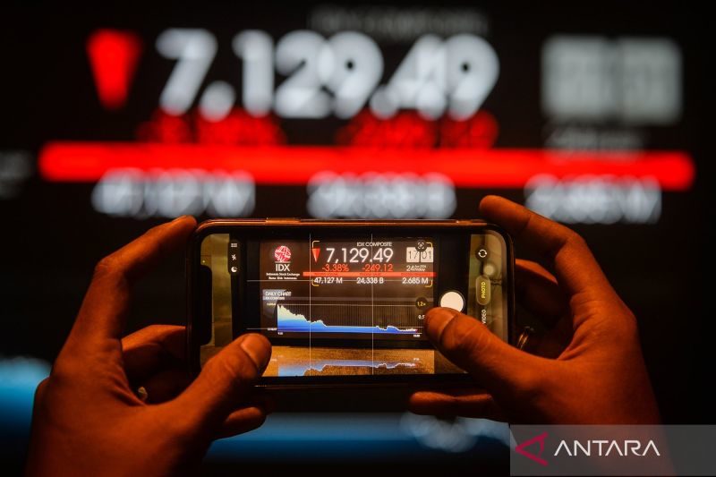 IHSG Ditutup Naik Ikuti Bursa Saham di Asia