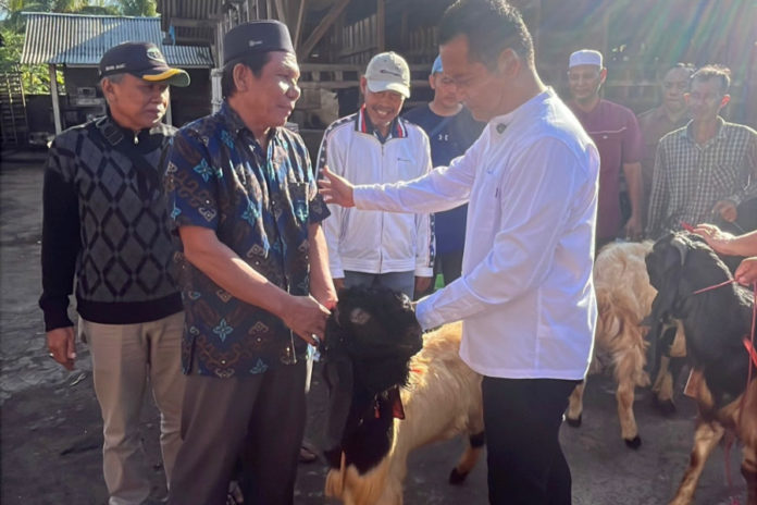 Kembang Ipat Salurkan Hewan Kurban Merata Ke Semua Masjid Di Jembrana 1