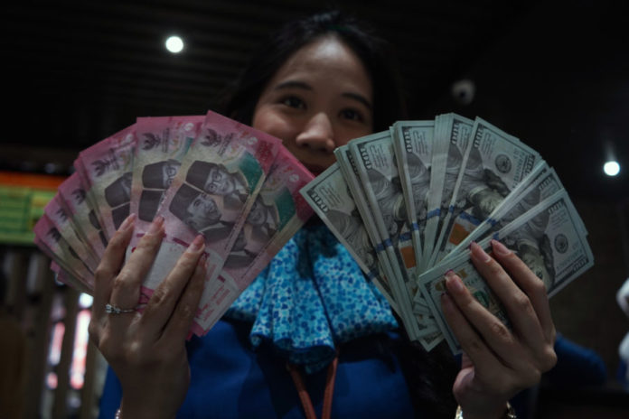 Kurs Rupiah Kembali Ditutup Melemah, Risalah FOMC Jadi Pemicu 1