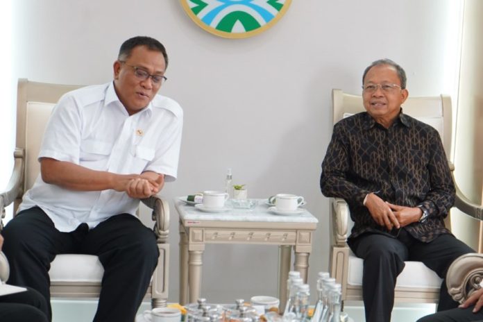 Menteri LH Dan Gubernur Koster Bertemu, Sesama Alumni ITB Satukan Langkah Selesaikan Persoalan Sampah Bali 1
